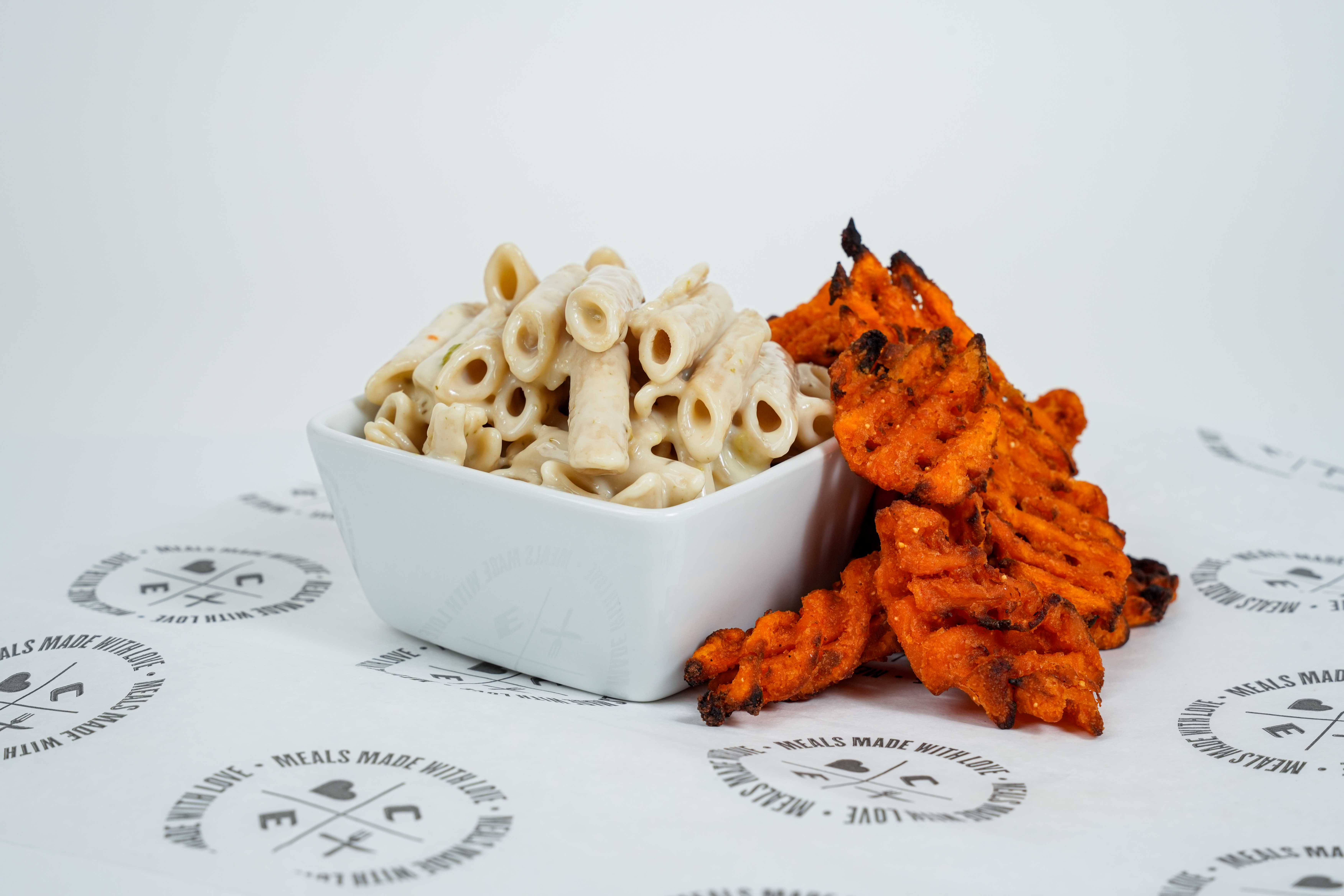 Mac & Cheeze